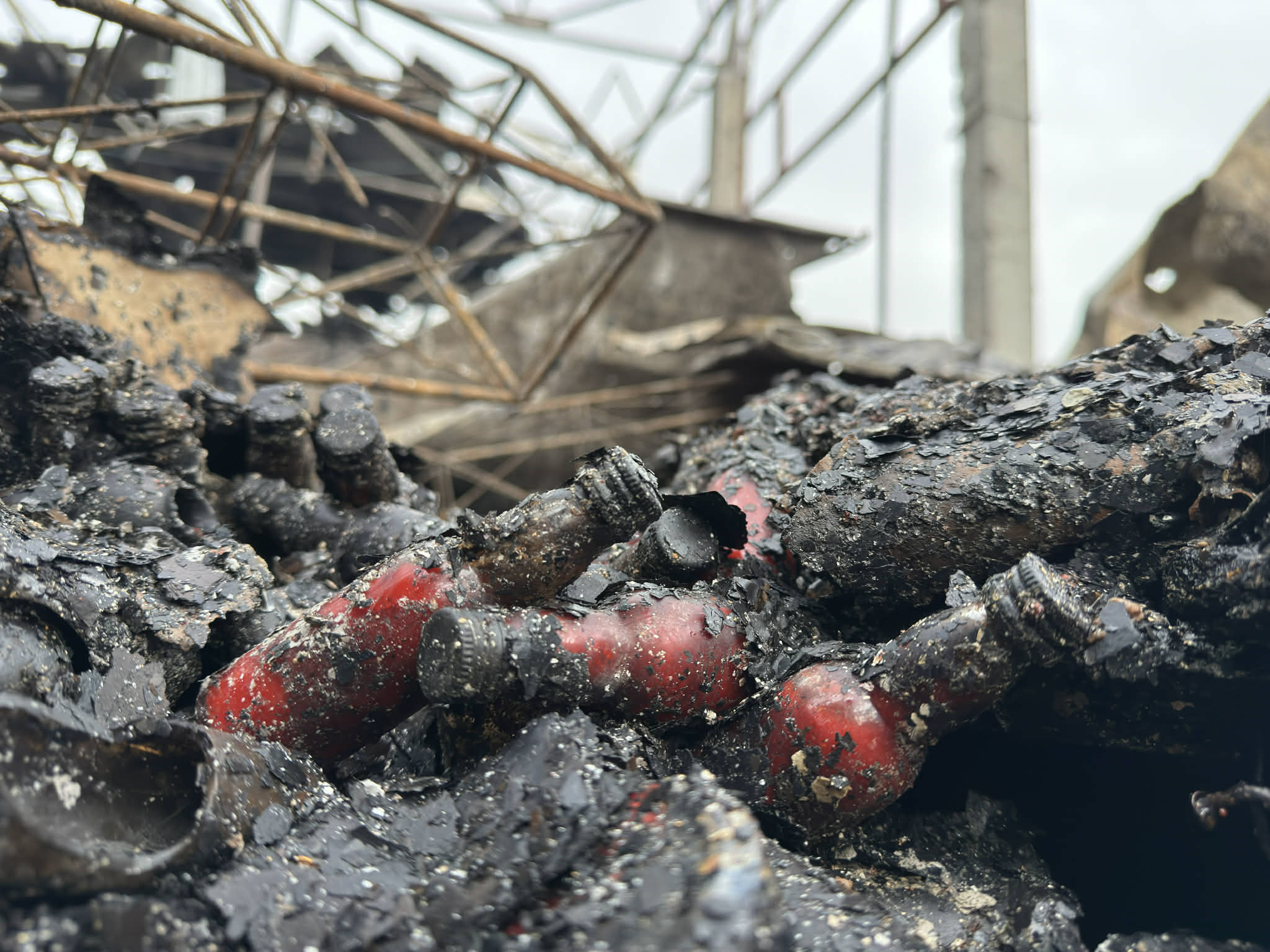 У Києві ракетою знищено склад українського виробника соусів “Вогняр”