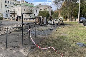 У Києві ворожий обстріл пошкодив будівлю Музею гетьманства (фото) У Києві ворожий обстріл пошкодив будівлю Музею гетьманства (фото)