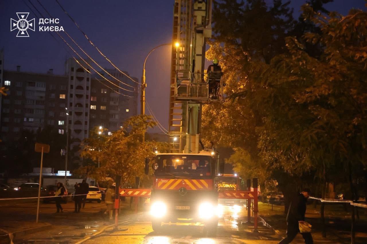 Масована атака на Київ: вбито двох людей, серед постраждалих є дитина