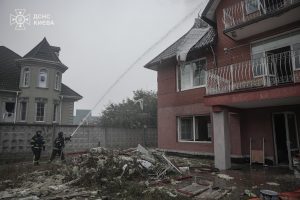 У столиці внаслідок російської атаки загинуло двоє, травмовані 22 киян У столиці внаслідок російської атаки загинуло двоє, травмовані 22 киян