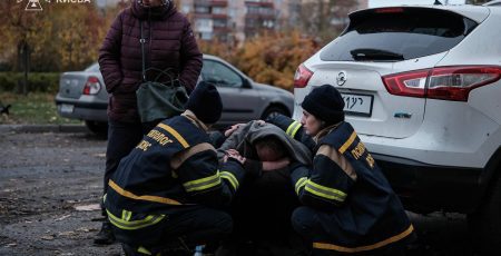 У Києві вже 33 постраждалих від нічної атаки, в районах працюють штаби допомоги (адреси) У Києві вже 33 постраждалих від нічної атаки, в районах працюють штаби допомоги (адреси)