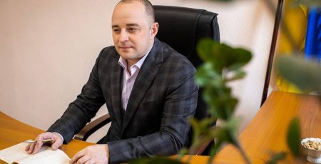 Мер Вишгорода Момот прокоментував підозри у справі про закупівлю екскаваторів і робіт з очищення озера-відстійника  Мер Вишгорода Момот прокоментував підозри у справі про закупівлю екскаваторів і робіт з очищення озера-відстійника