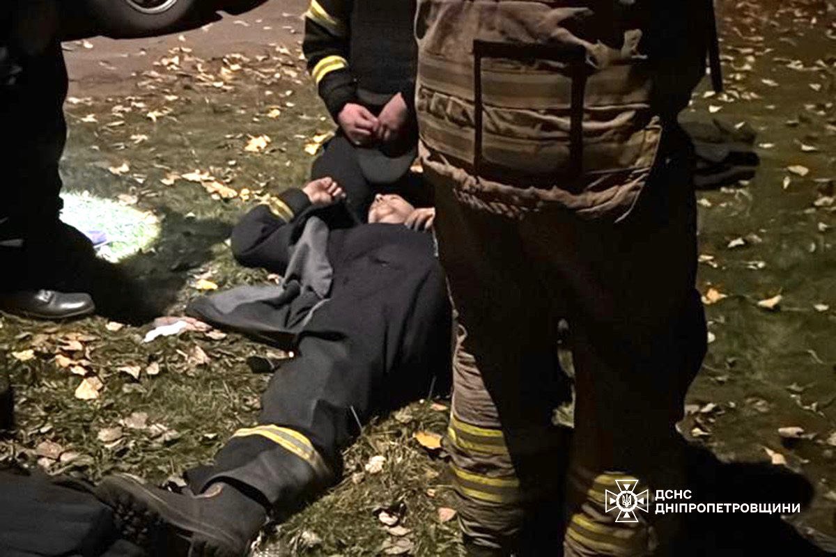Ворог атакував Дніпропетровщину ракетами і БпЛА, вбито жінку та рятувальника Ворог атакував Дніпропетровщину ракетами і БпЛА, вбито жінку та рятувальника