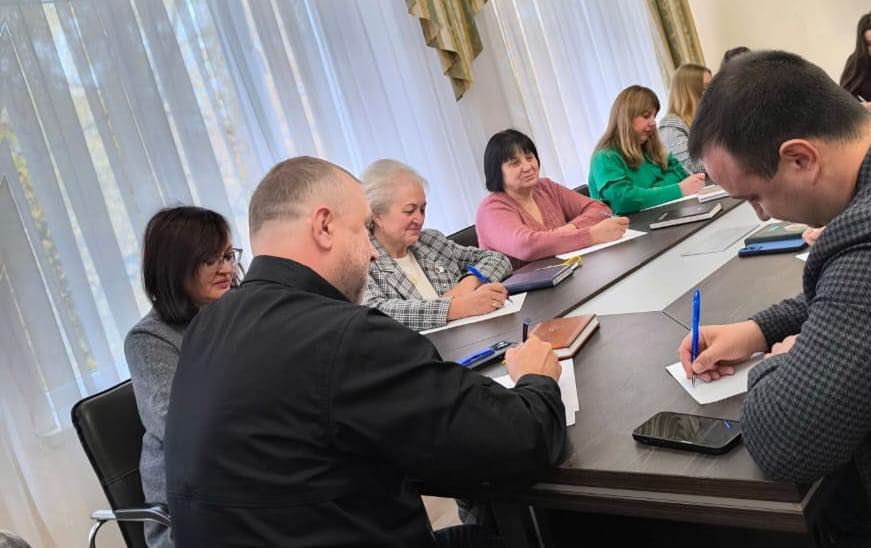 Колектив Бориспільської РДА долучився до Всеукраїнського радіодиктанту національної єдності Колектив Бориспільської РДА долучився до Всеукраїнського радіодиктанту національної єдності