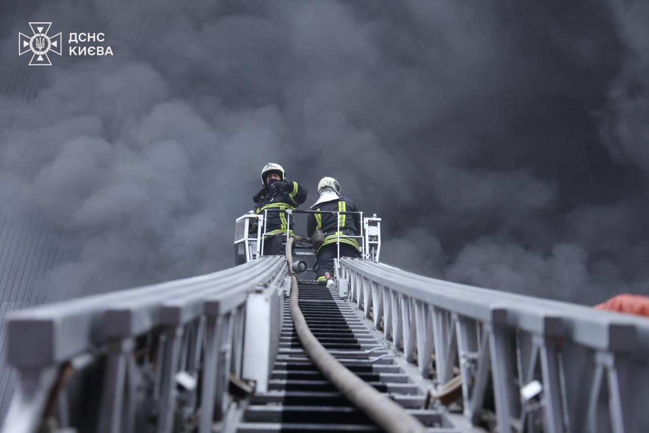 Від початку року росія випустила по Україні понад 700 балістичних ракет та півсотні "кинджалів" - Зеленський Від початку року росія випустила по Україні понад 700 балістичних ракет та півсотні "кинджалів" - Зеленський