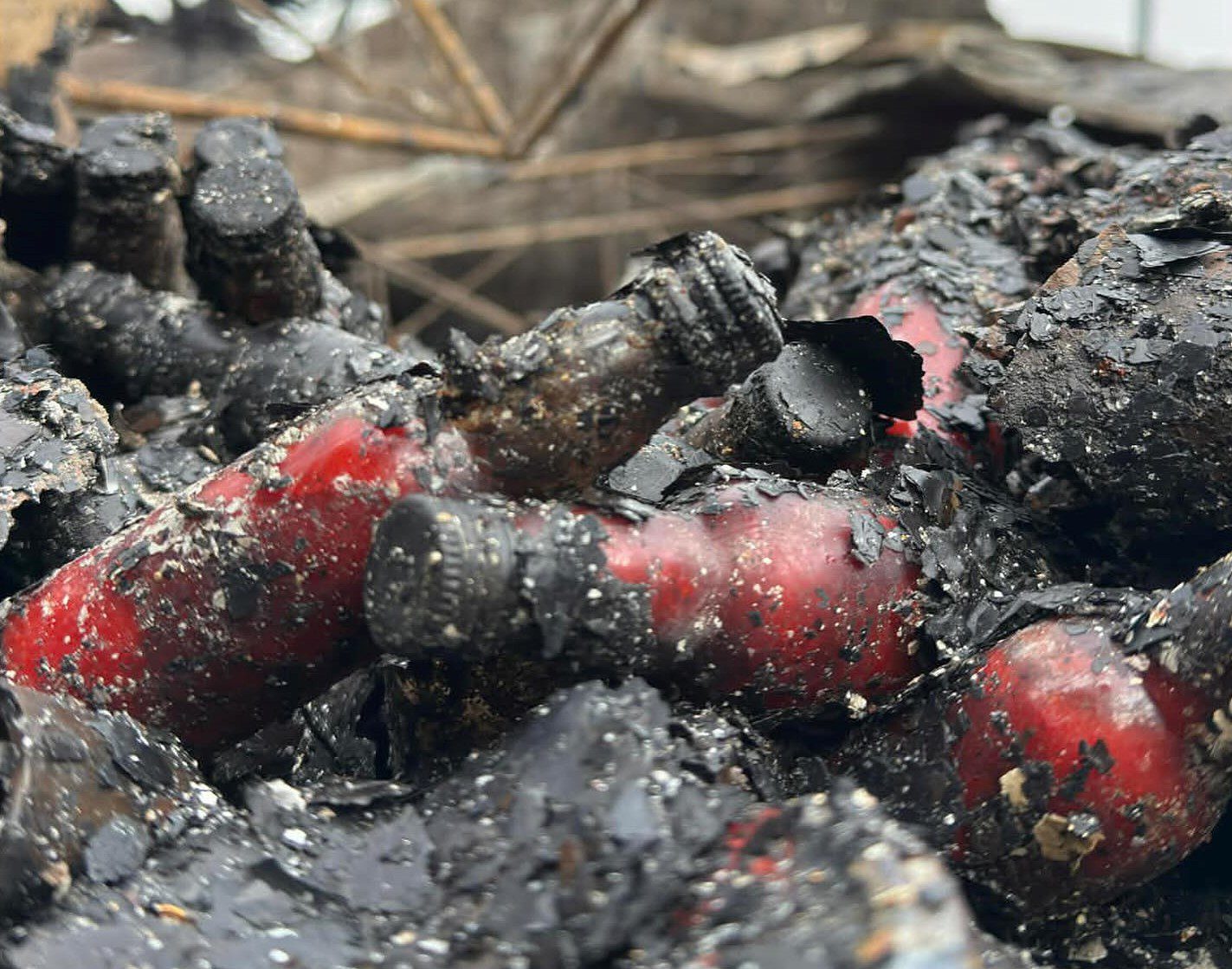 У Києві ракетою знищено склад українського виробника соусів "Вогняр" У Києві ракетою знищено склад українського виробника соусів "Вогняр"
