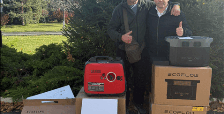 Гатненська громада передала військовим на Сумщині Starlink, зарядні станції та генератори Гатненська громада передала військовим на Сумщині Starlink, зарядні станції та генератори