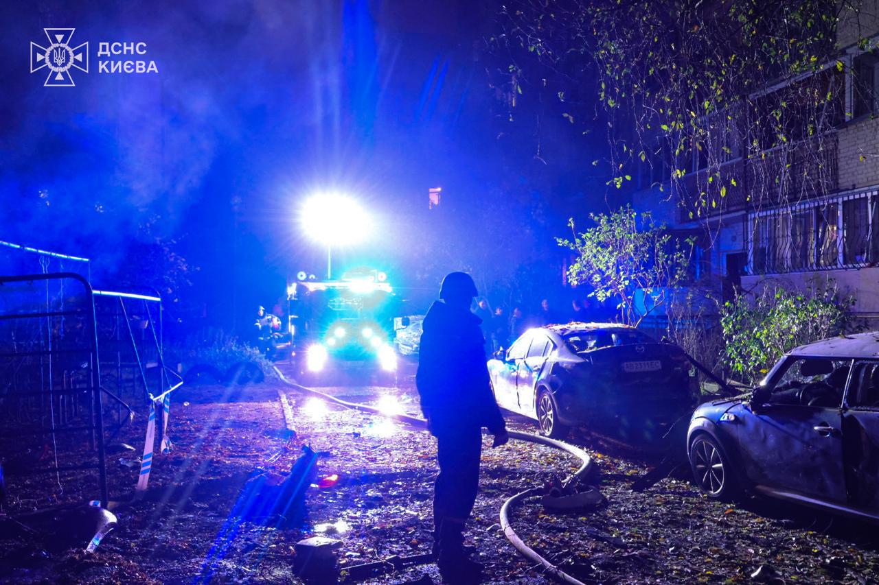 Внаслідок ударів БпЛА по Києву 7 людей постраждали, в Оболонському та Подільському районах пошкоджені житлові будинки (фото)