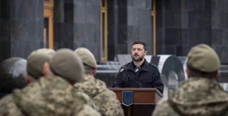 Дякую, що бʼєтеся заради України, - Президент привітав воїнів Тероборони і відзначив їх нагородами