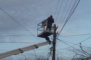 Внаслідок ворожих атак на енергооб’єкти є знеструмлені споживачі у кількох областях Внаслідок ворожих атак на енергооб’єкти є знеструмлені споживачі у кількох областях