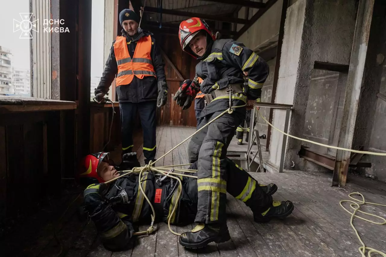 У Києві визначили найкращу команду серед пожежних-рятувальників (фото, відео)