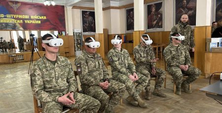 Десантно-штурмовим військам передали 30 сучасних VR-окулярів Десантно-штурмовим військам передали 30 сучасних VR-окулярів