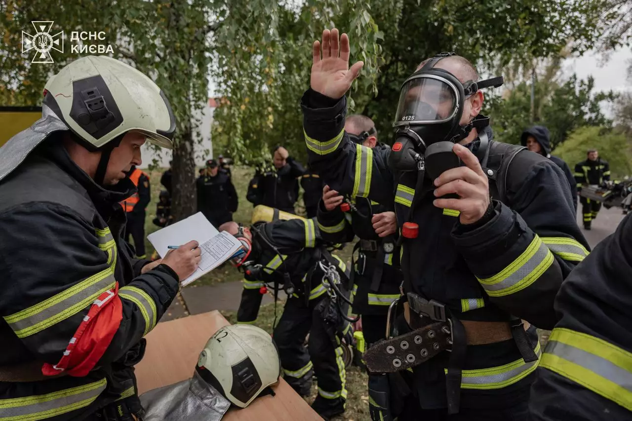 У Києві визначили найкращу команду серед пожежних-рятувальників (фото, відео)
