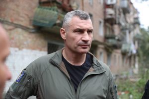 Кличко закликав киян зробити запаси води, підготувати аптечку, набір продуктів та зарядити пристрої автономного живлення