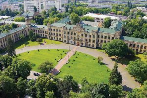 На аварійну заміну дверей та вікон в 24 корпусі КПІ витратять 34 млн гривень