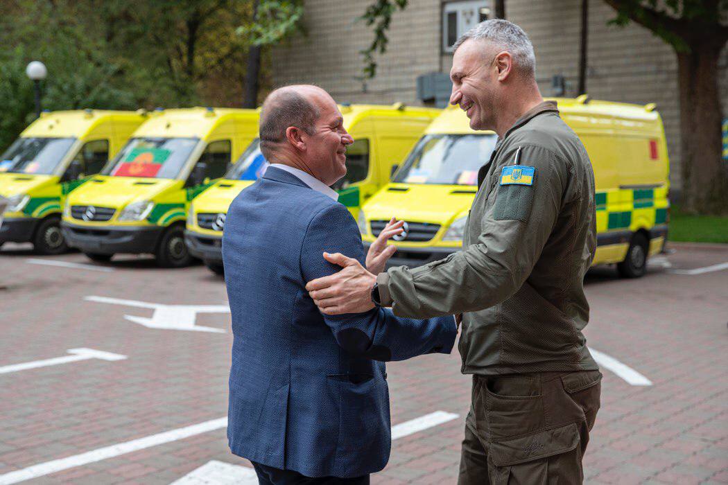 Київ отримав від Брюсселя ще 4 карети швидкої допомоги, які столиця передасть військовим, – Кличко