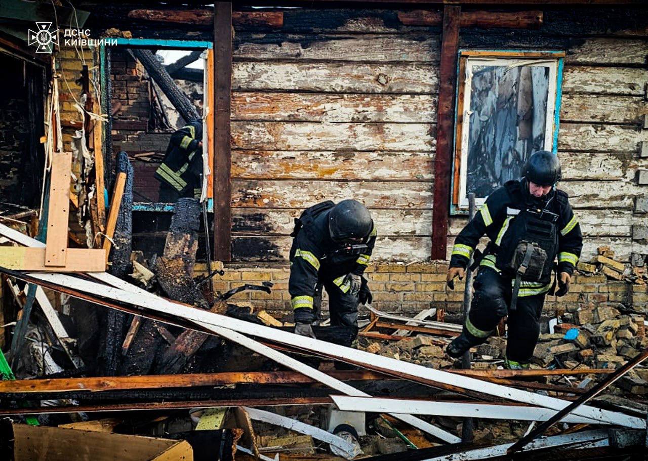На Київщині атака рф вбила молоду жінку з двома дітьми