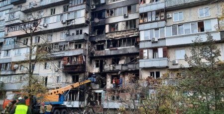 У столиці зросло число постраждалих унаслідок атаки БпЛА, розгорнуто штаби допомоги У столиці зросло число постраждалих унаслідок атаки БпЛА, розгорнуто штаби допомоги