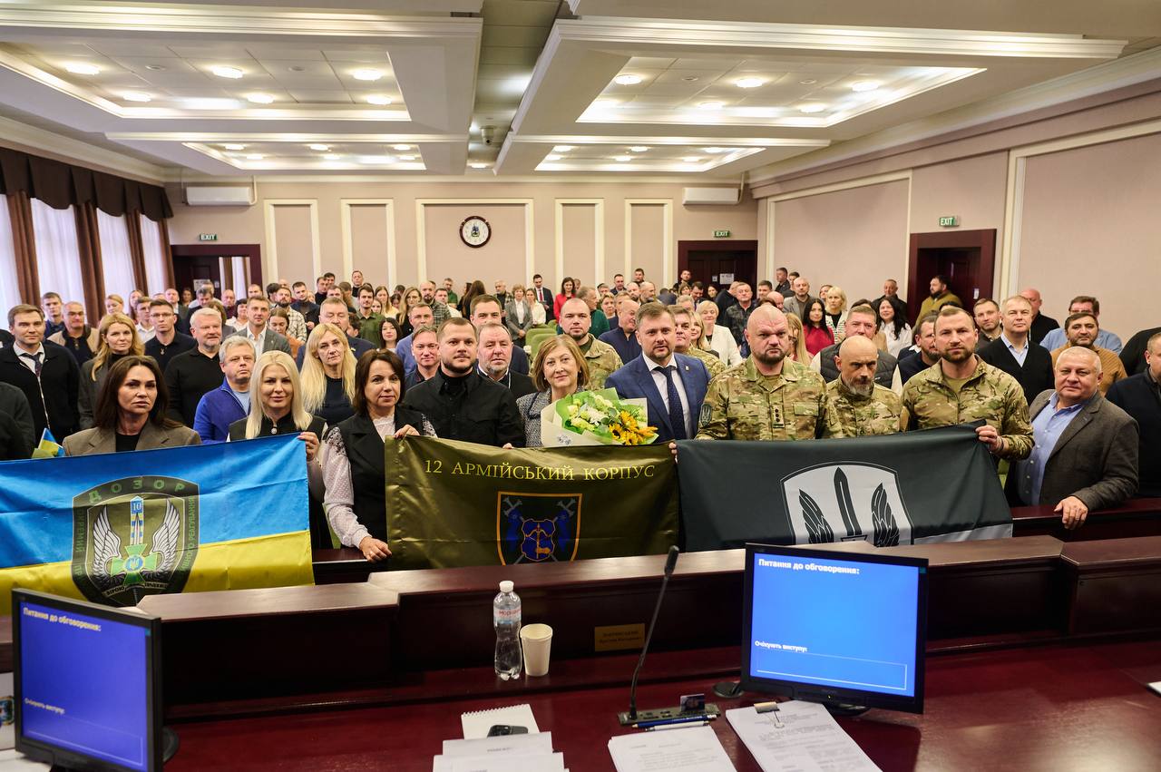 Микола Калашник вручив державні нагороди та пам’ятні знаки захисникам і жителям Київщини за мужність, віддану працю та внесок у розвиток регіону