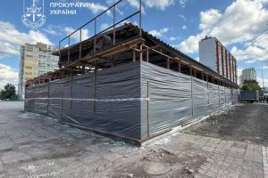 У Києві судитимуть підприємця за незаконне будівництво павільйону на комунальній землі