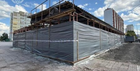 У Києві судитимуть підприємця за незаконне будівництво павільйону на комунальній землі У Києві судитимуть підприємця за незаконне будівництво павільйону на комунальній землі