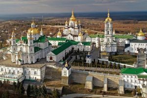 На території Почаївської лаври проходять обшуки, – ЗМІ На території Почаївської лаври проходять обшуки, - ЗМІ