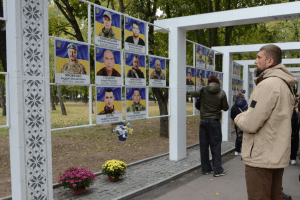 У Броварах відкрили Алею Героїв на честь загиблих захисників України У Броварах відкрили Алею Героїв на честь загиблих захисників України