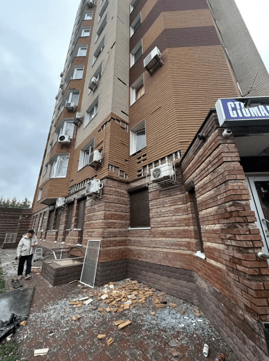 У Броварах знищено міні-маркет, пошкоджено житлові будинки та авто