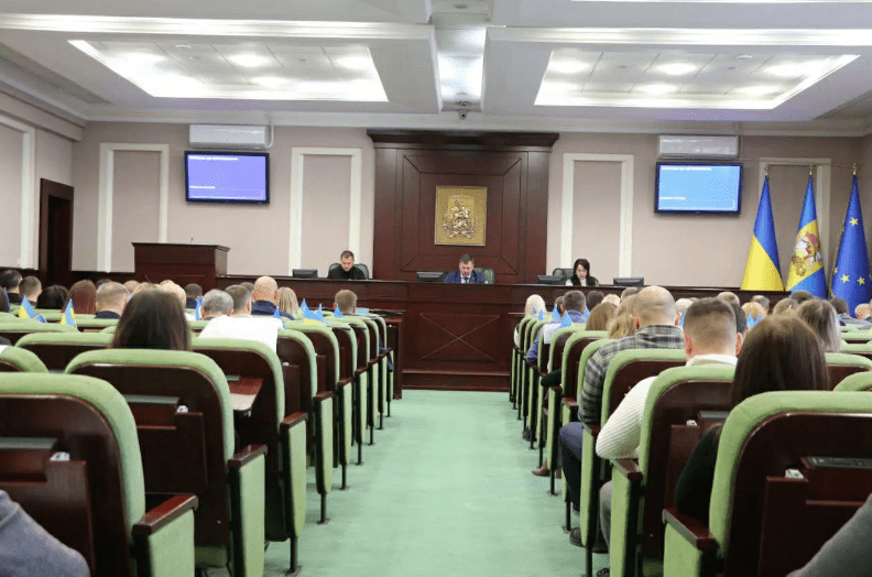 Чотири депутати Київоблради заявили про конфлікти інтересів під час чергової сесії Чотири депутати Київоблради заявили про конфлікти інтересів під час чергової сесії