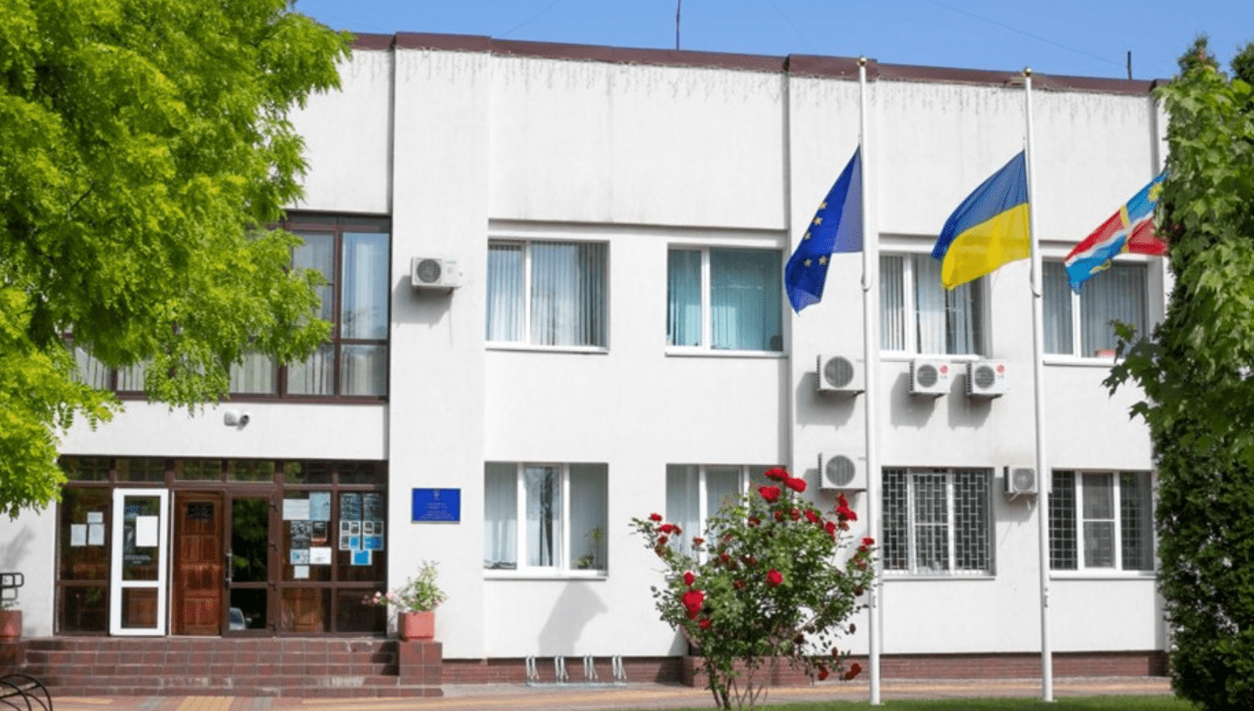 Глеваха витратить 2,8 млн гривень на ремонт селищної ради Глеваха витратить 2,8 млн гривень на ремонт селищної ради