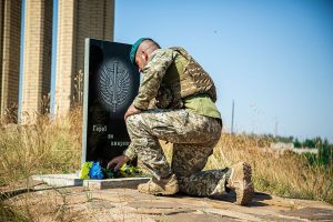 Київ затвердив зразки намогильних споруд для урн із прахом Захисників і Захисниць України Київ затвердив зразки намогильних споруд для урн із прахом Захисників і Захисниць України