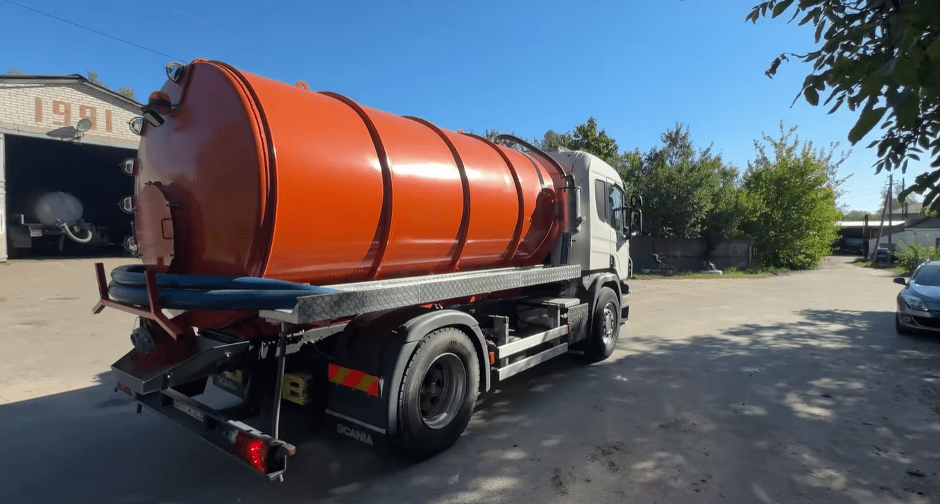 Таращанська громада отримала новий асенізатор для комунальних потреб