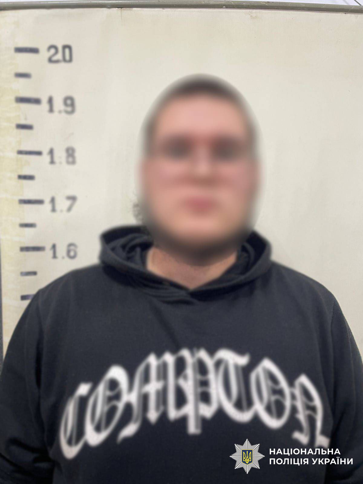 21-річний киянин підпалив поштове відділення на Лукʼянівці виконуючи «завдання» псевдоправоохоронців