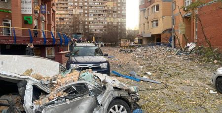 У п'яти районах Києва розгорнули штаби для допомоги постраждалим від ворожої атаки (адреси)