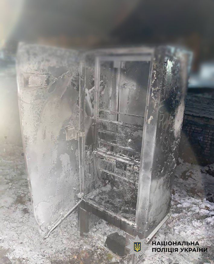 Киянина засуджено до 15 років позбавлення волі за підпал релейної шафи Укрзалізниці (фото) Киянина засуджено до 15 років позбавлення волі за підпал релейної шафи Укрзалізниці