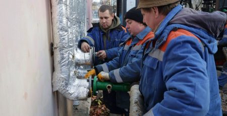 На час ліквідації наслідків обстрілів 6 столичних лікарень обігріватимуть мобільні котельні