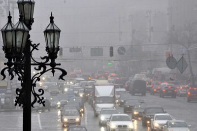 Жителів Києва і області попереджають про густий туман вночі та вранці 21 листопада