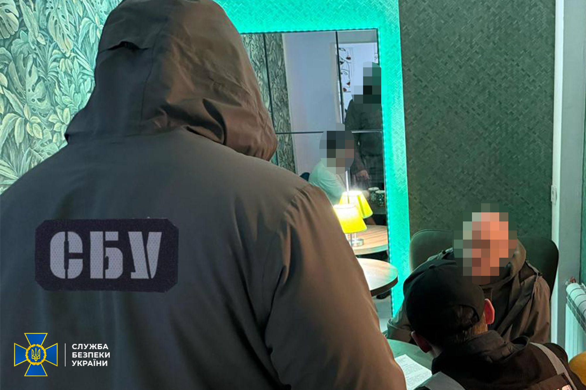 74-річний киянин разом з спільником виманили в іноземця-волонтера 3,2 млн грн для створення «лазерної зброї»