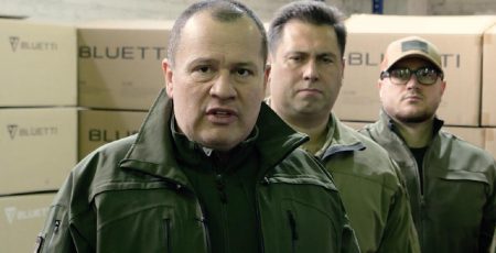 «Українська команда» передала десятки потужних зарядних станцій легендарному полку «Ахіллес», - Артур Палатний