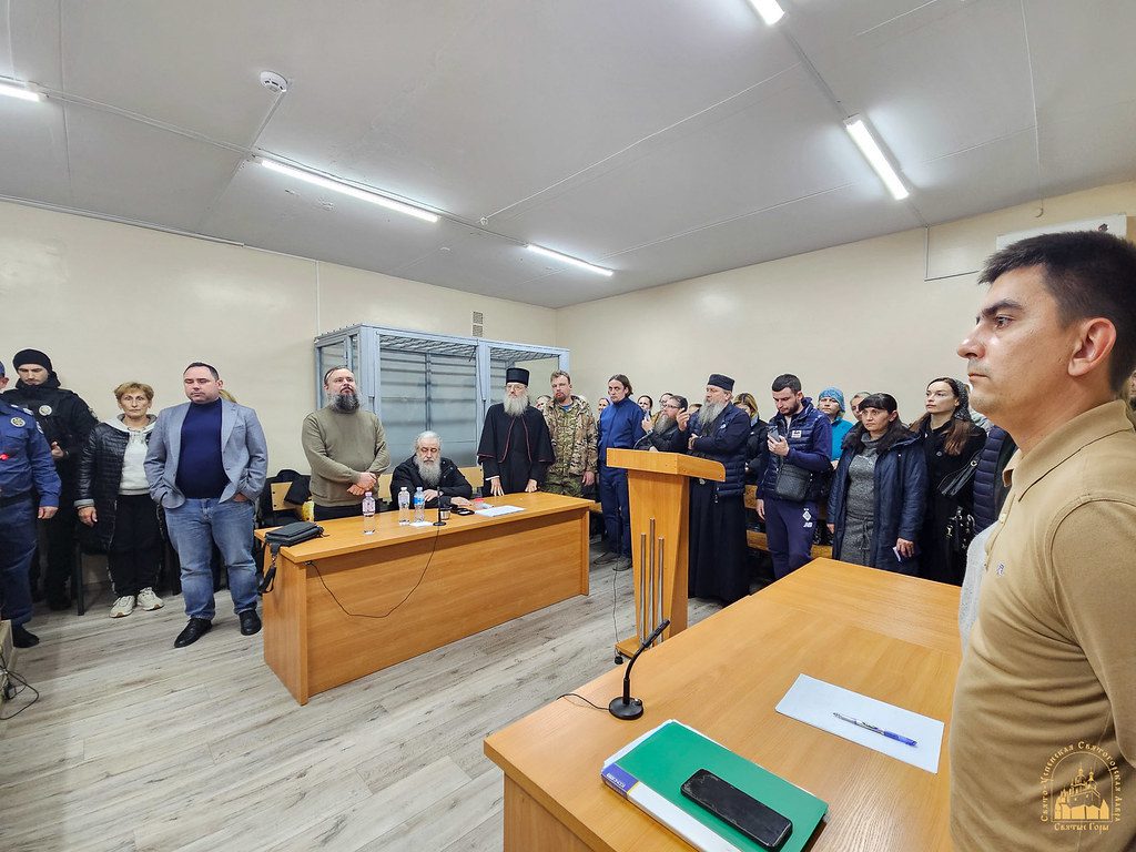 Суд знов заарештував намісника Святогірської лаври попри важкий стан здоров’я до 10 грудня без внесення застави