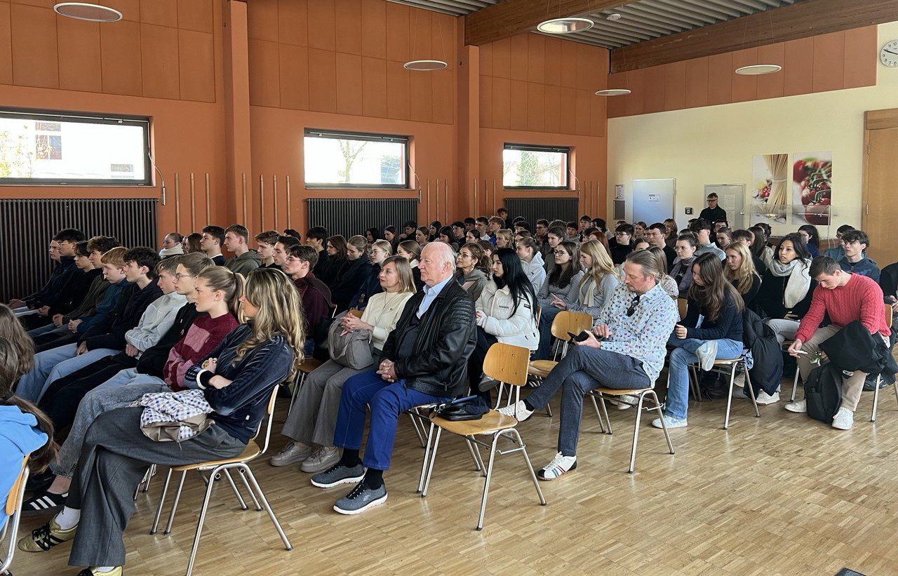 Бровари представили результати опитування про демократію на міжнародній зустрічі в Німеччині