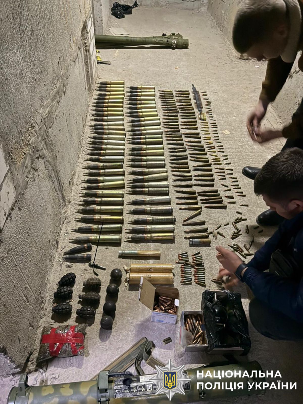 На Київщині чоловік зберігав арсенал вогнепальної зброї (фото)