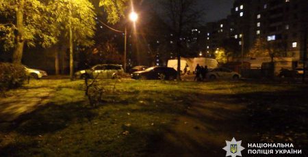 У Києві чоловік напав з ножем на перехожого, який заступився за дитину (фото)