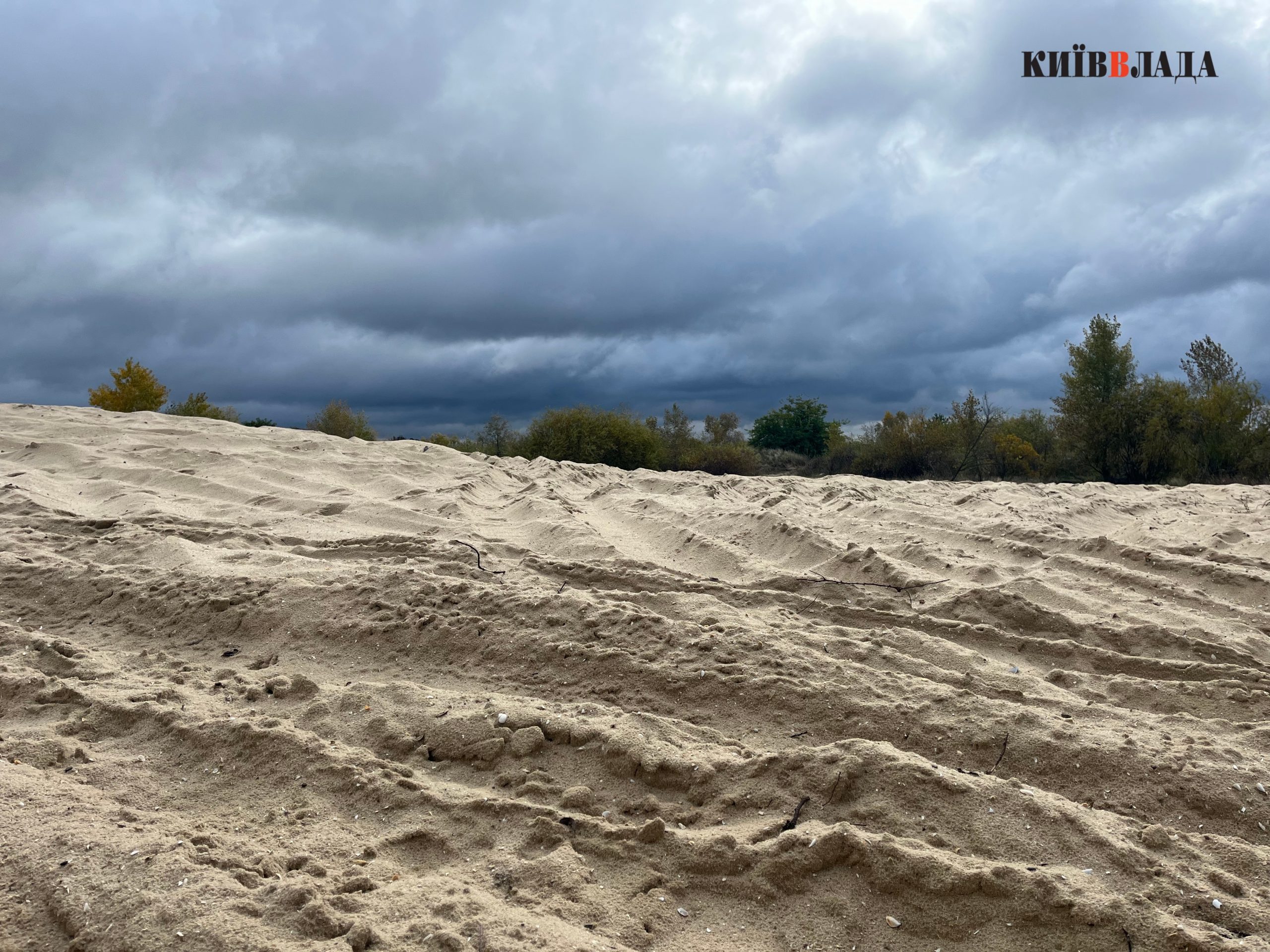 “Собаче гирло” в пастці: хто і за якими схемами хоче забудувати косу на Дніпрі