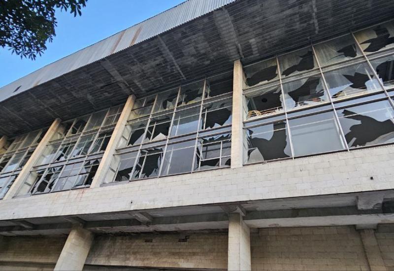 На заміну вибитих обстрілом вікон та дверей КПІ виділяють 34 млн гривень