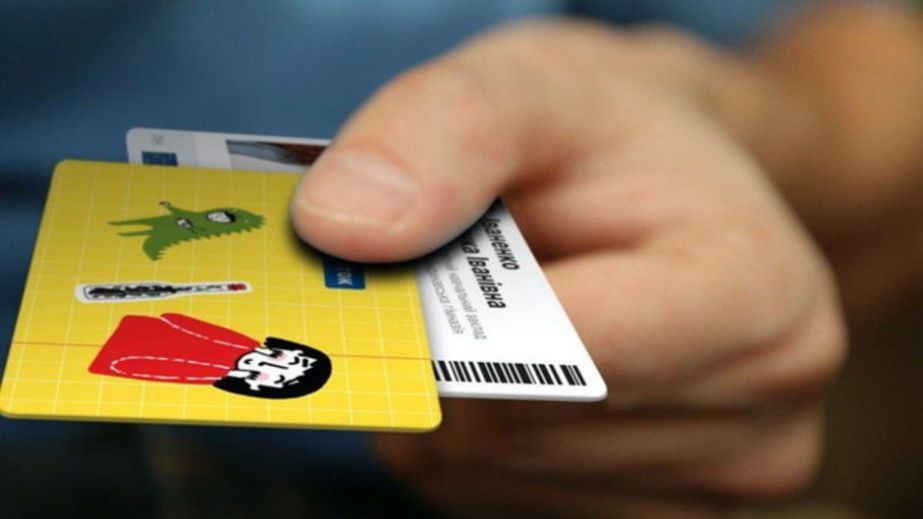 Київ витратив 1 млн гривень на бланки для електронних учнівських квитків