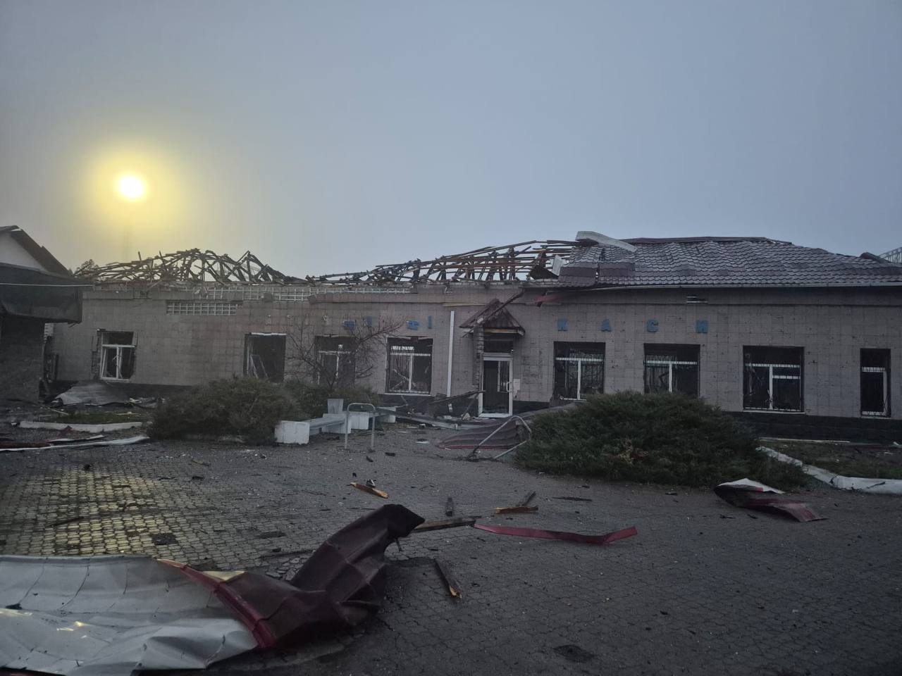 Укрзалізниця повідомила про затримки поїздів до Києва та пристоличного регіону через нічну атаку рф Укрзалізниця повідомила про затримки поїздів до Києва та пристоличного регіону через нічну атаку рф