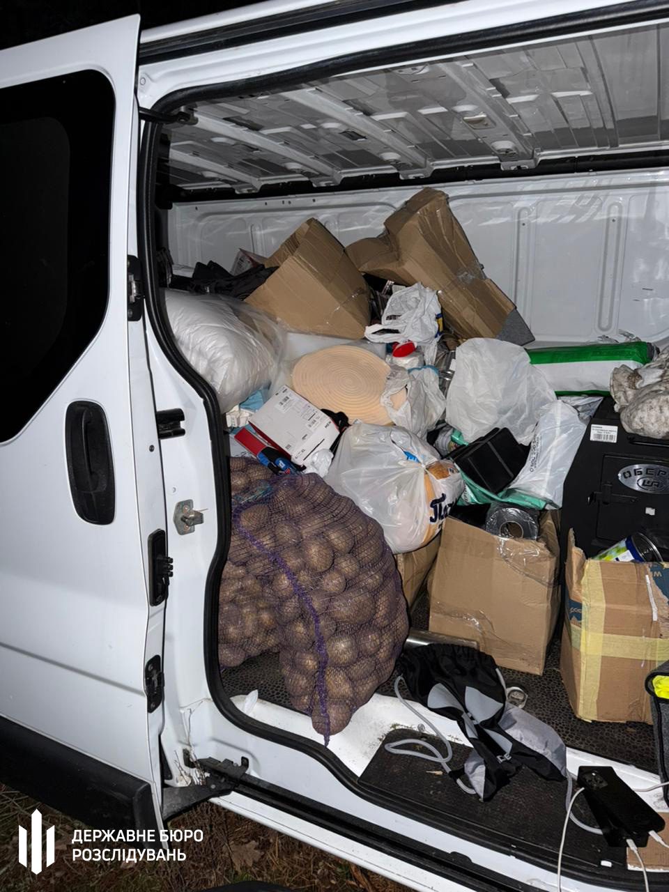 ДБР повідомило про підозру столичному правоохоронцю, який вкрав вилучені під час слідства гроші