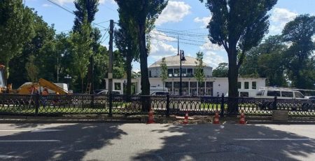 Управління патрульної поліції Києва блокує створення наземного переходу біля станції метро "Університет" - петиція