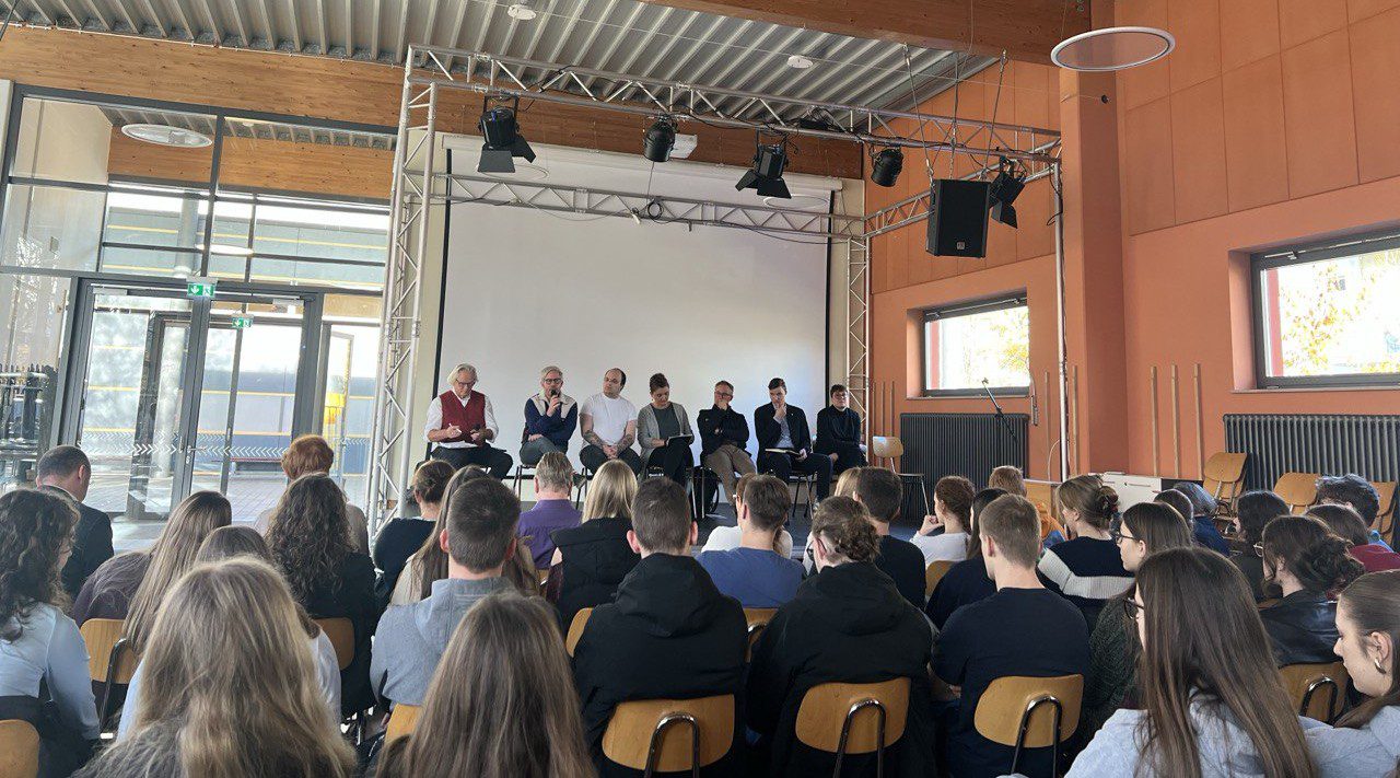 Бровари представили результати опитування про демократію на міжнародній зустрічі в Німеччині